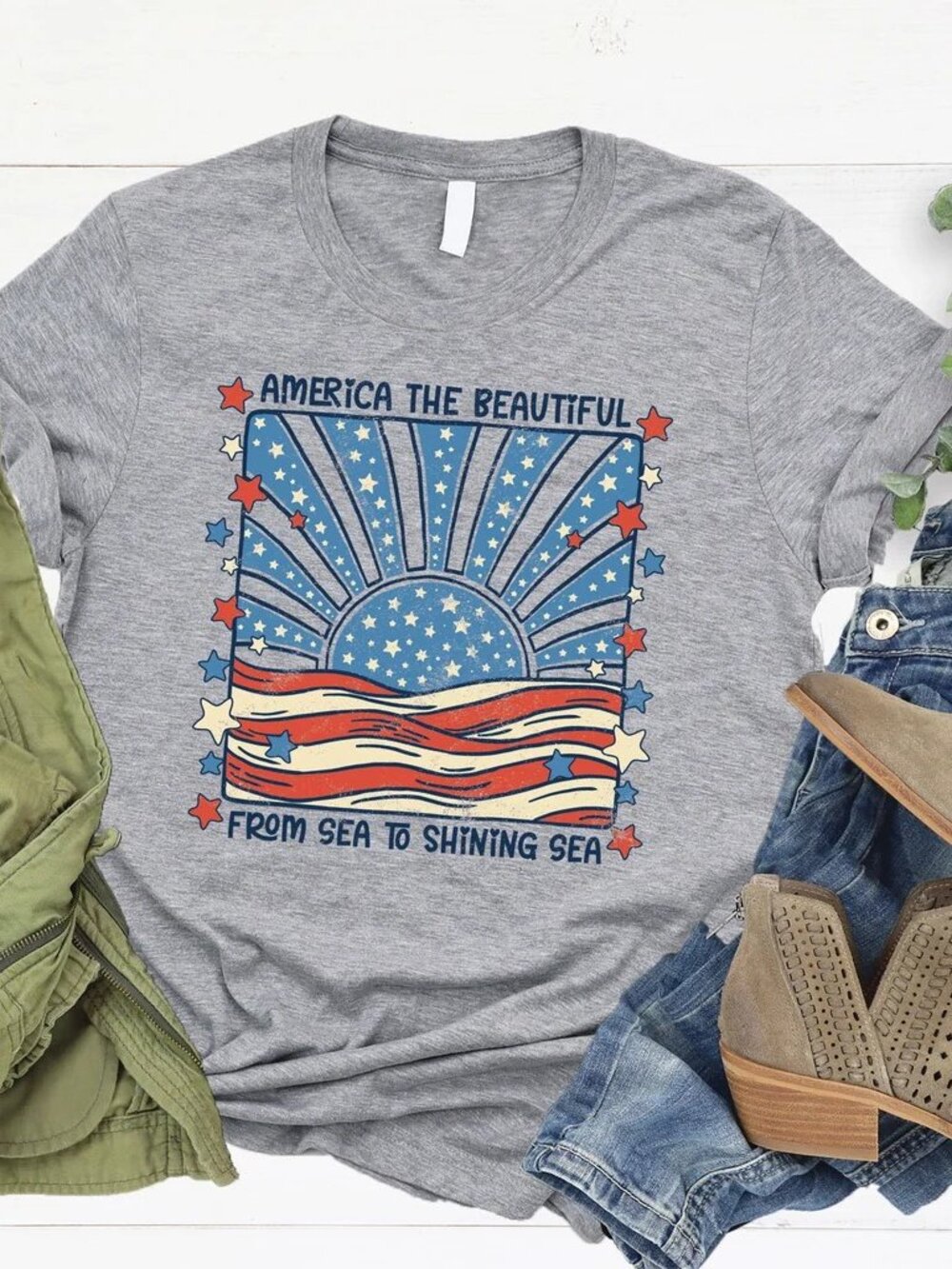 NWOT Love In Faith Women's Short Sleeve Tee Size Large "America The Beautiful"